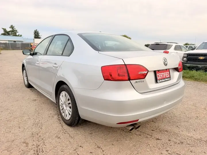 Volkswagen Jetta 2012 photo 4