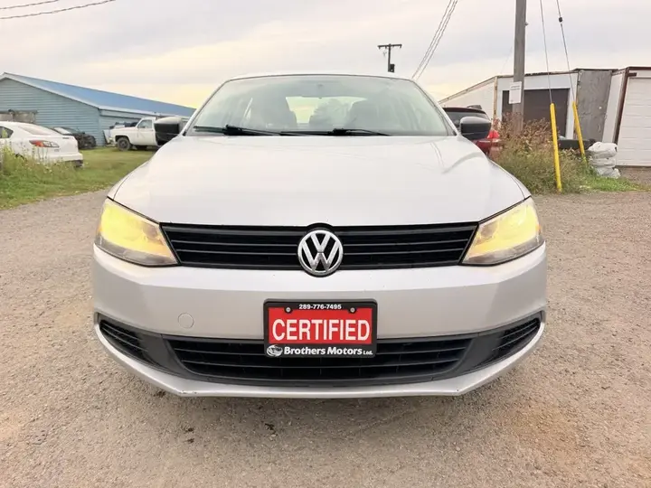 Volkswagen Jetta 2012 photo 2