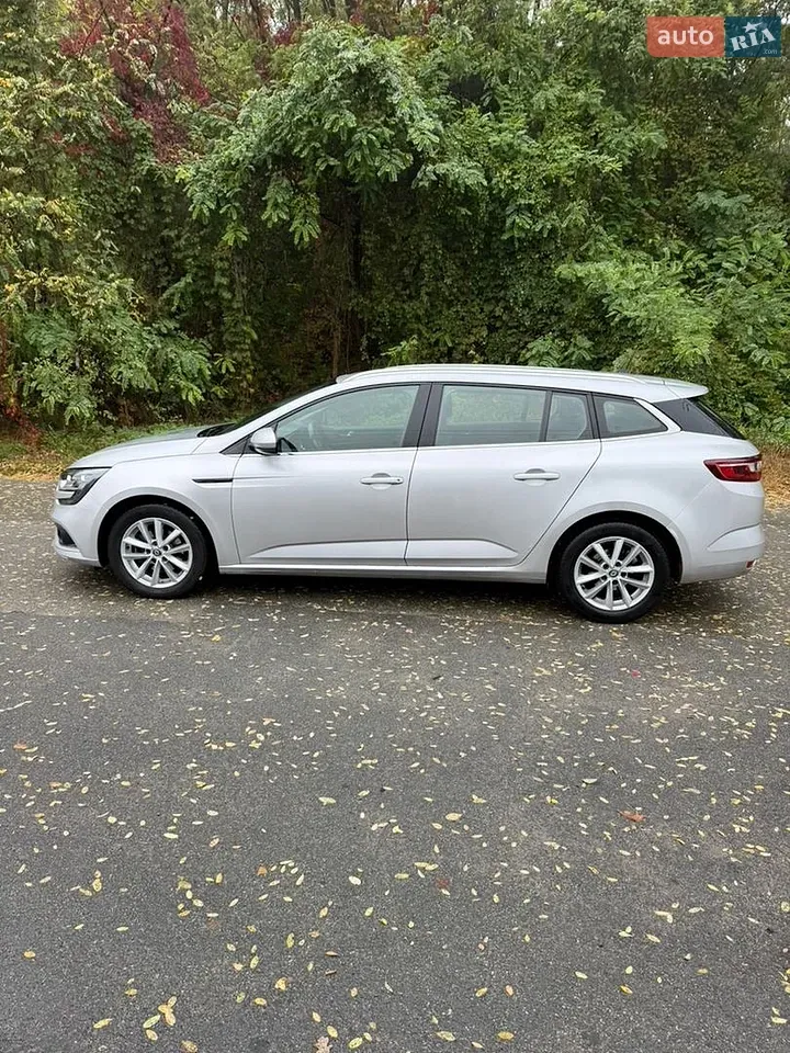 Renault Megane 2019 photo 3