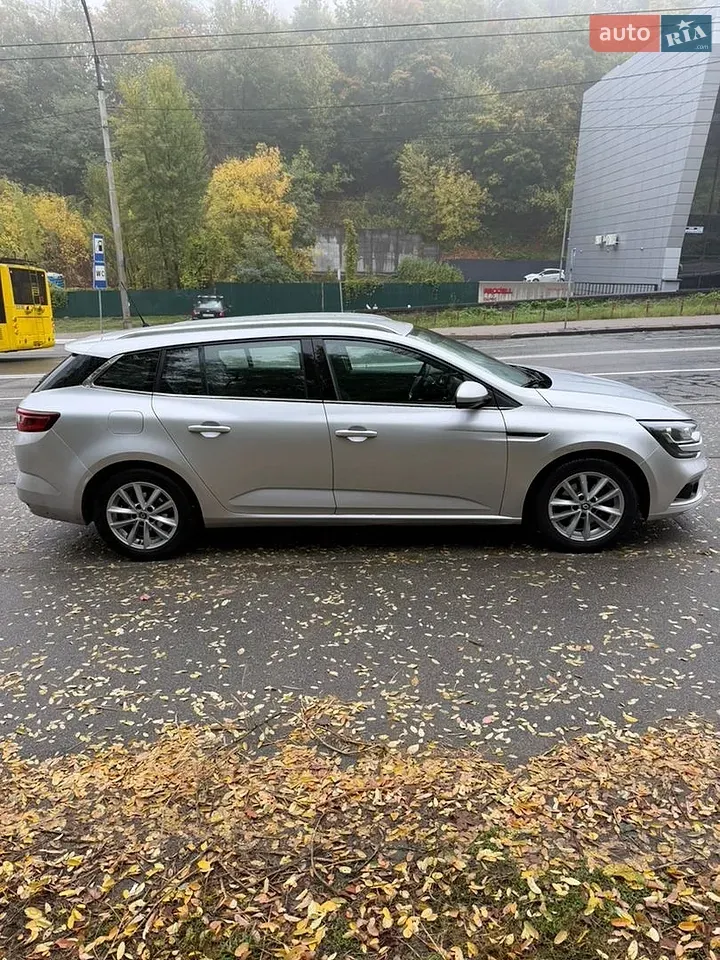 Renault Megane 2019 photo 2