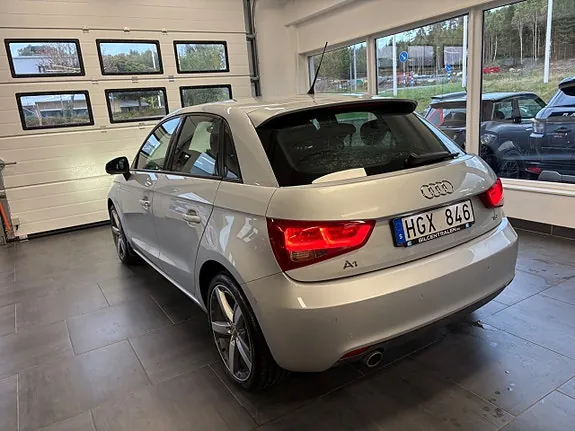 Audi A1 2012 photo 3