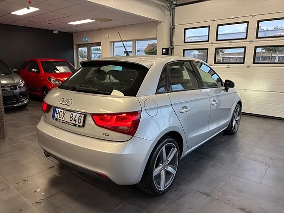 Audi A1 2012 photo 2