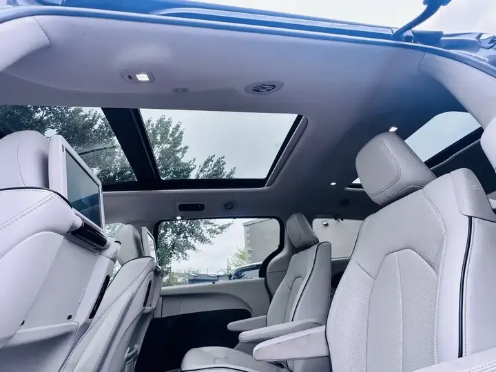 Chrysler Pacifica 2018 photo 4