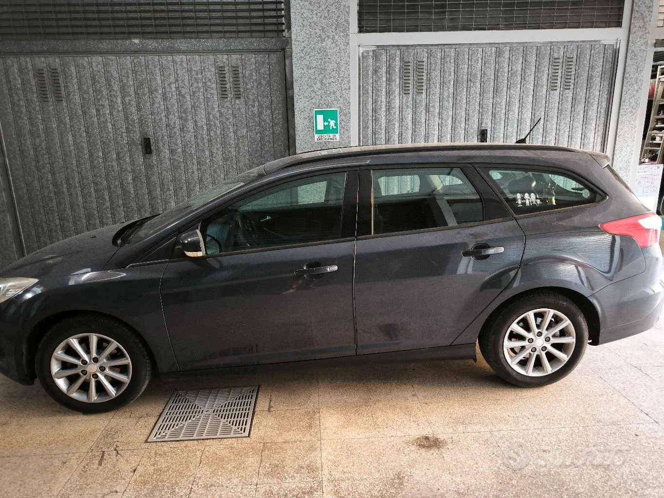 Ford Focus 2011 photo 2