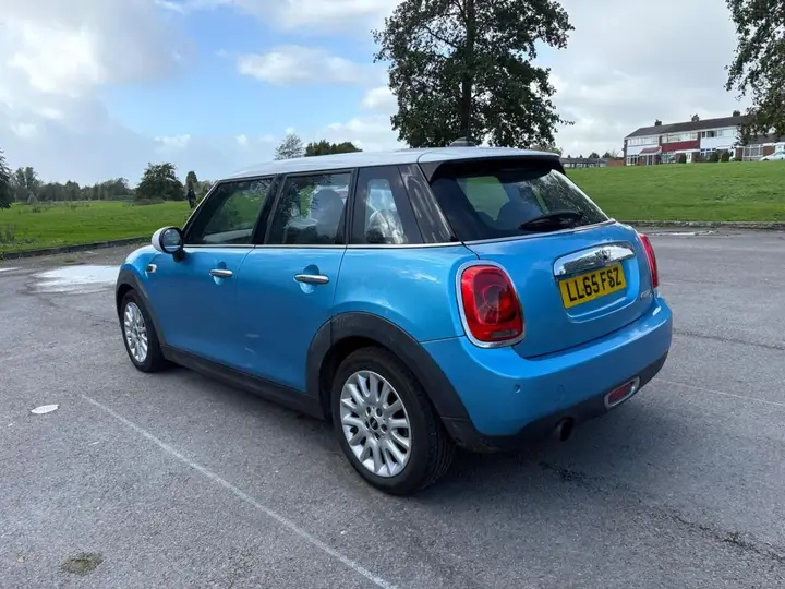 Mini Cooper D 2015 photo 4