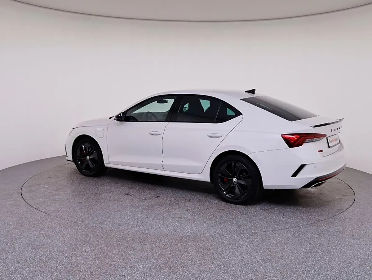 Skoda Octavia 2021 photo 3