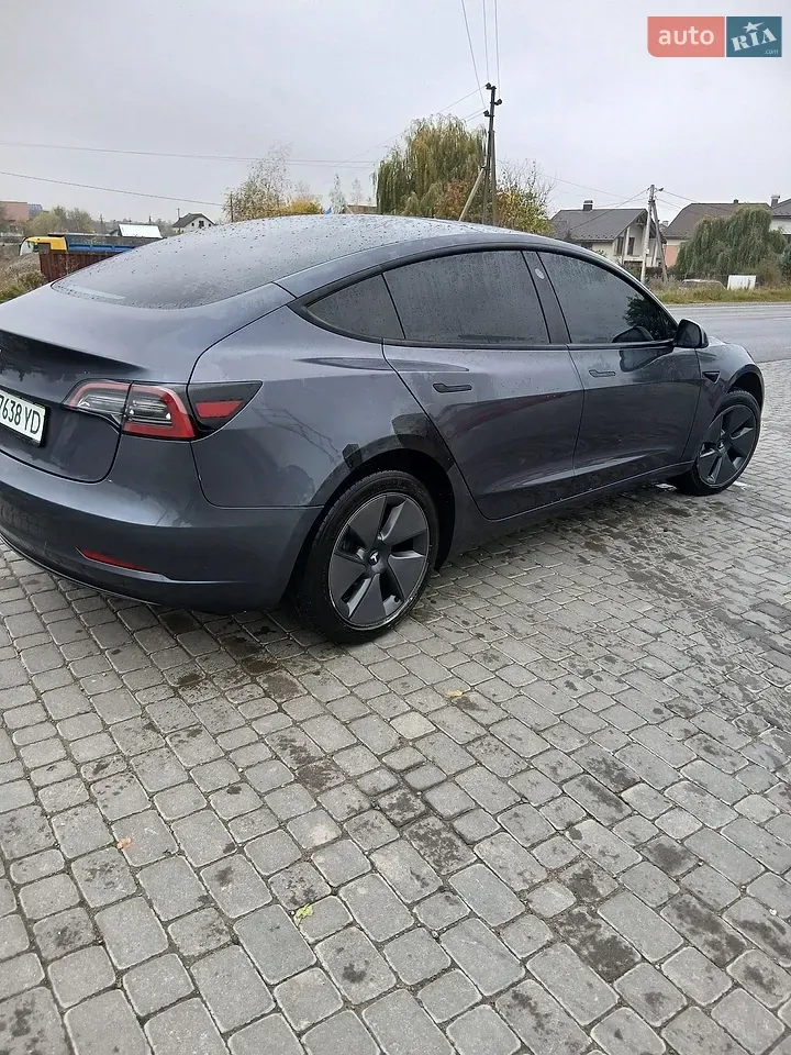 Tesla Model 3 2023 photo 4
