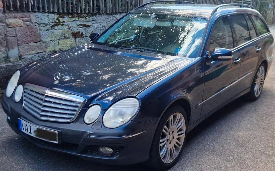 Mercedes-Benz W211