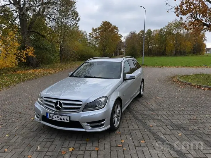 Mercedes-Benz C220