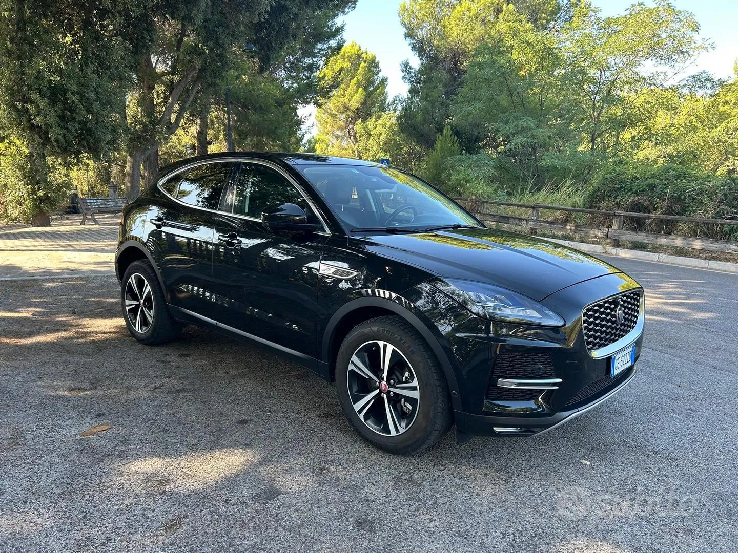 Jaguar E-Pace 2021 photo 2