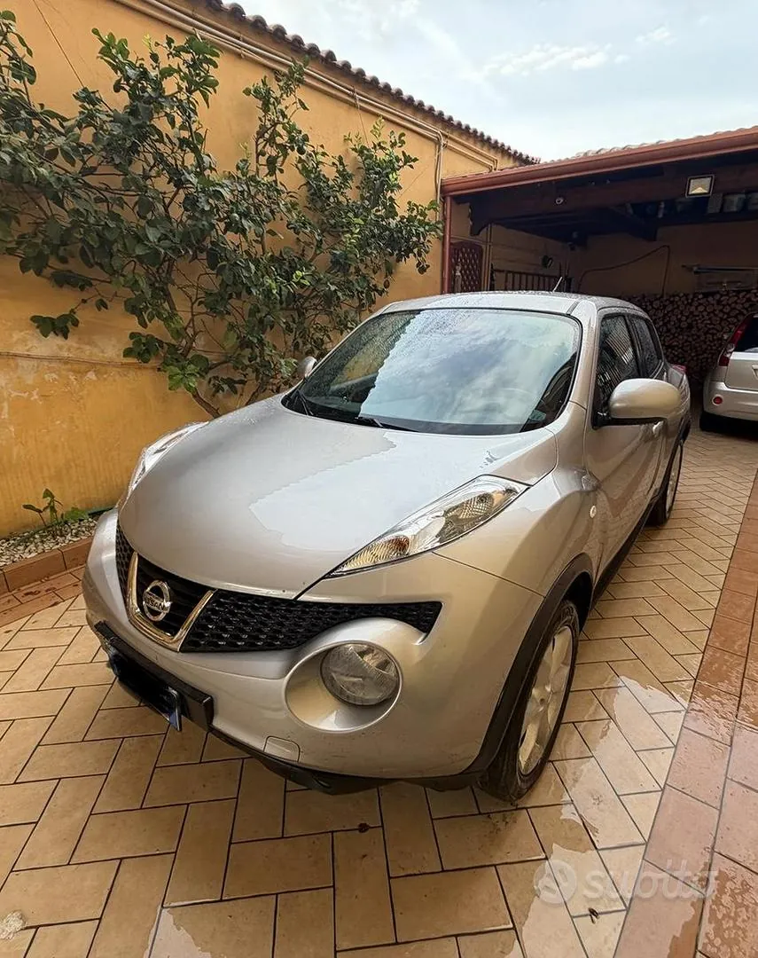 Nissan Juke 2011 photo 2