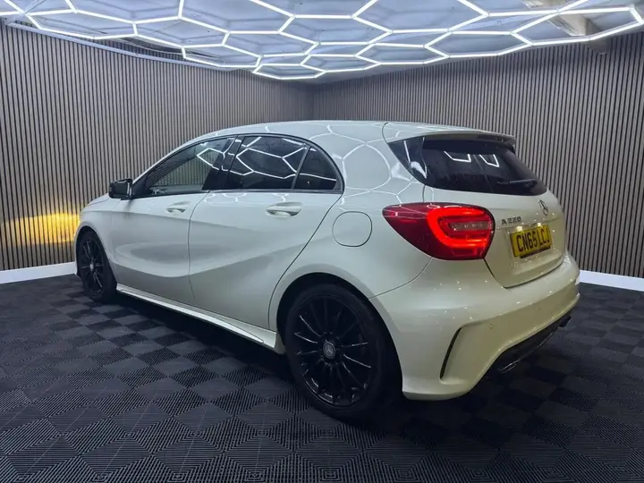 Mercedes-Benz A-Class 2015 photo 4