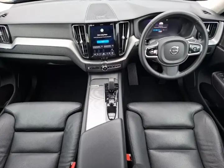 Volvo Xc60 2023 photo 3