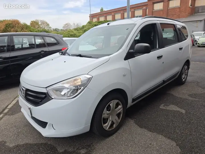 Dacia Lodgy 2014 photo 3