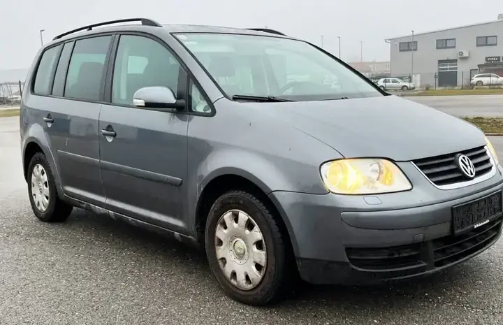 Volkswagen Touran 2006 photo 3