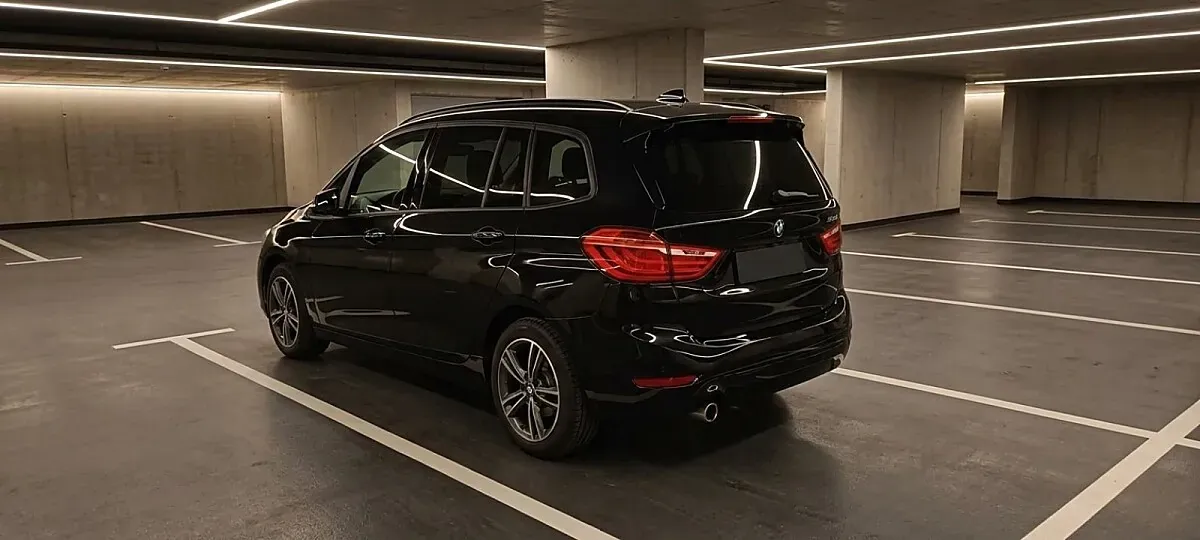 BMW 2 Series 2020 photo 2