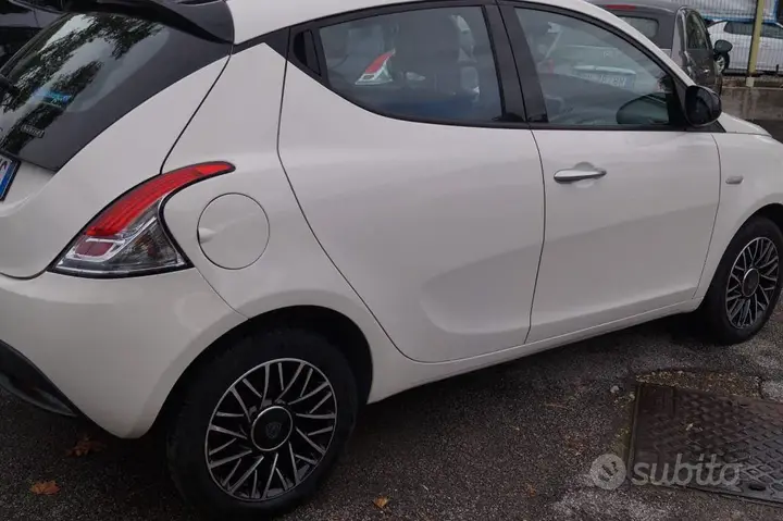 Lancia Ypsilon 2023 photo 4
