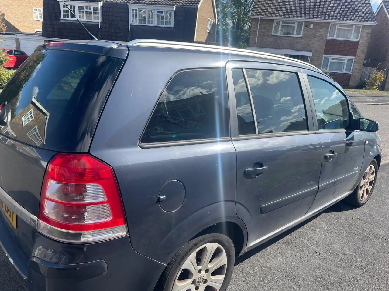 Vauxhall Zafira 2008 photo 3