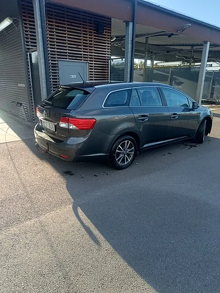 Toyota Avensis 2012 photo 4