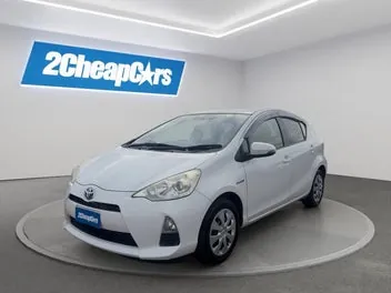 Toyota Aqua 2013 photo 2