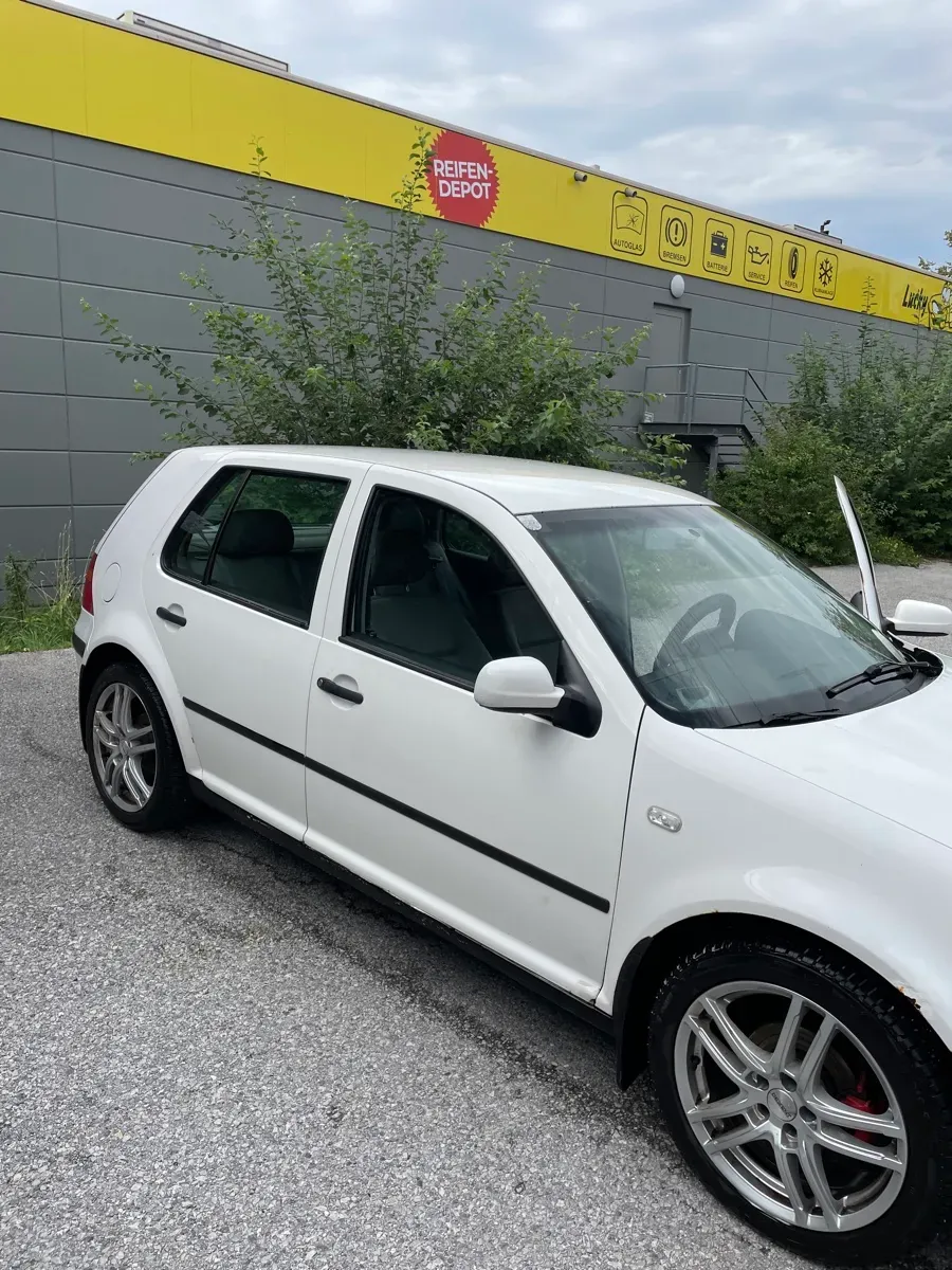 Volkswagen Golf 2003 photo 3