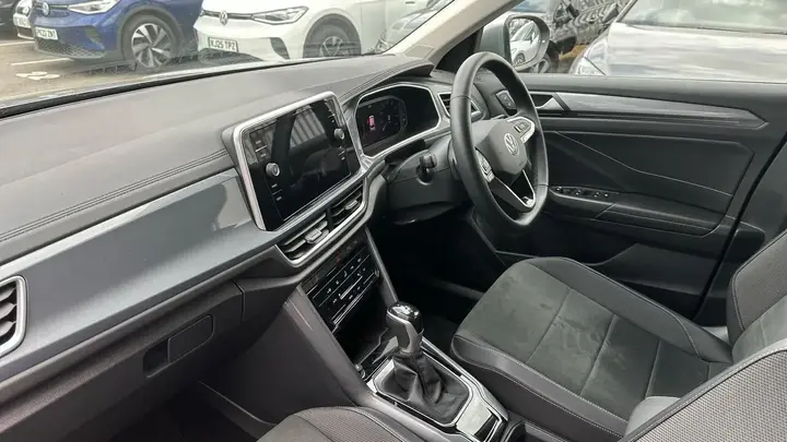 Volkswagen T-Roc 2025 photo 2