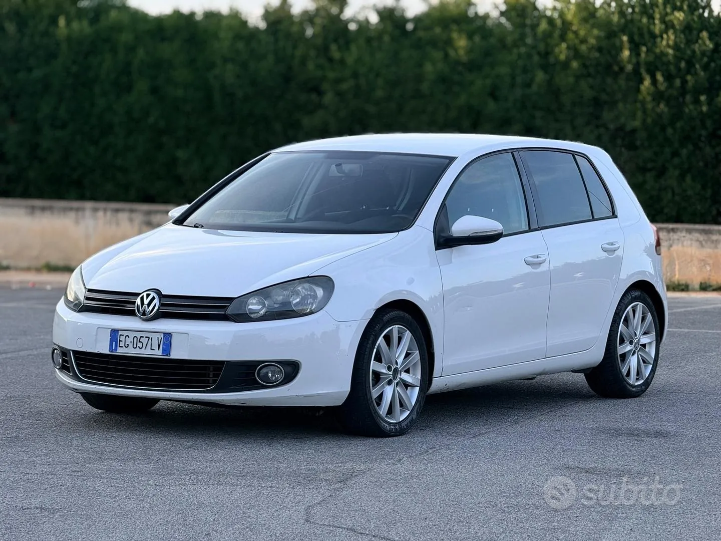 Volkswagen Golf 2011 photo 2