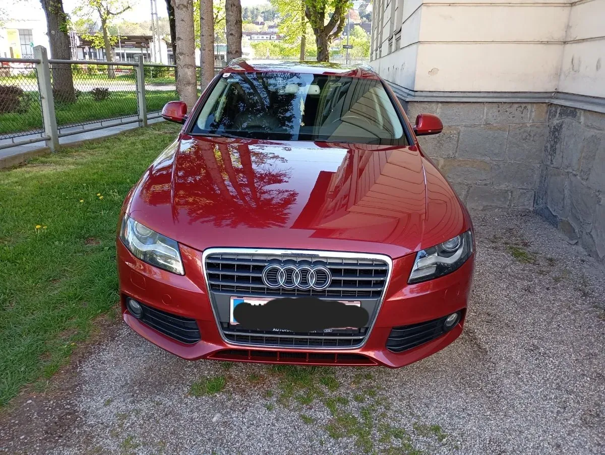 Audi A4 2010 photo 2