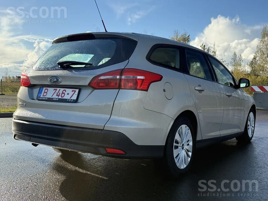 Ford Focus 2015 photo 2