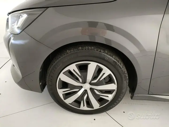 Peugeot 208 2023 photo 5