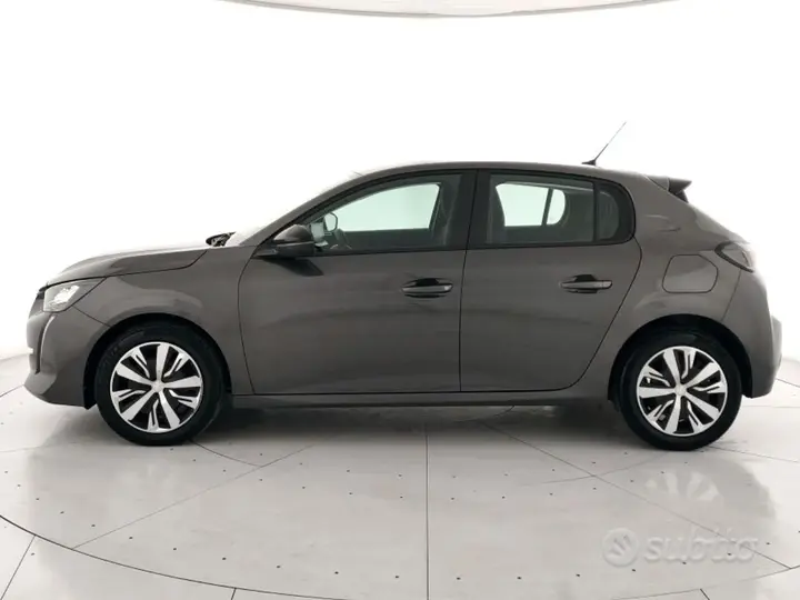 Peugeot 208 2023 photo 2