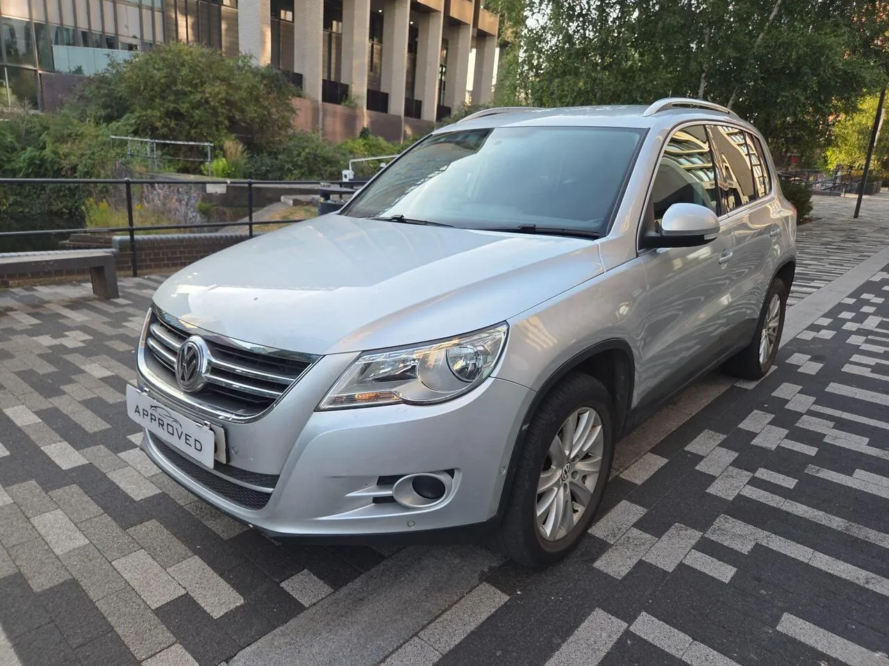 Volkswagen Tiguan 2010 photo 2