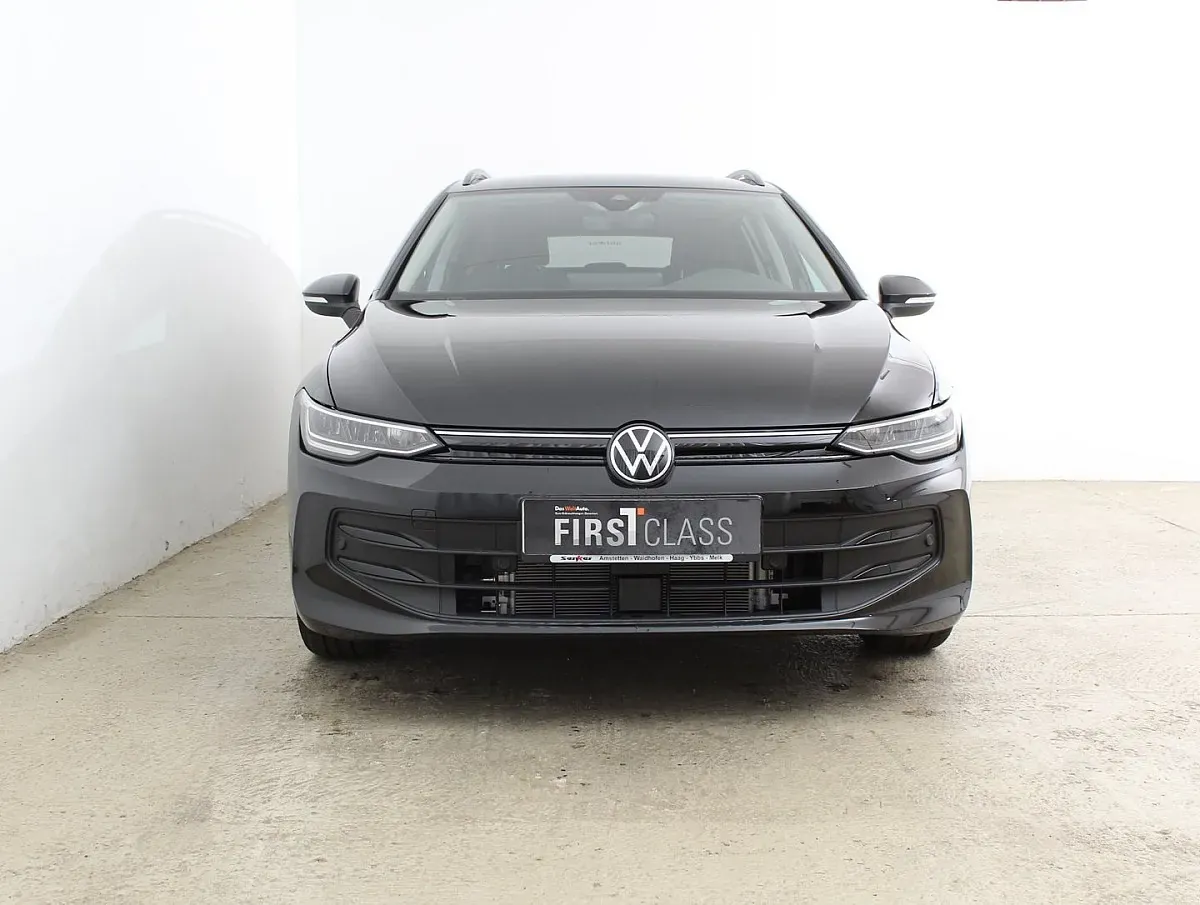 Volkswagen Golf 2025 photo 2