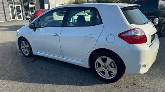 Toyota Auris 2011 photo 4