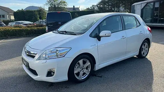 Toyota Auris 2011 photo 2