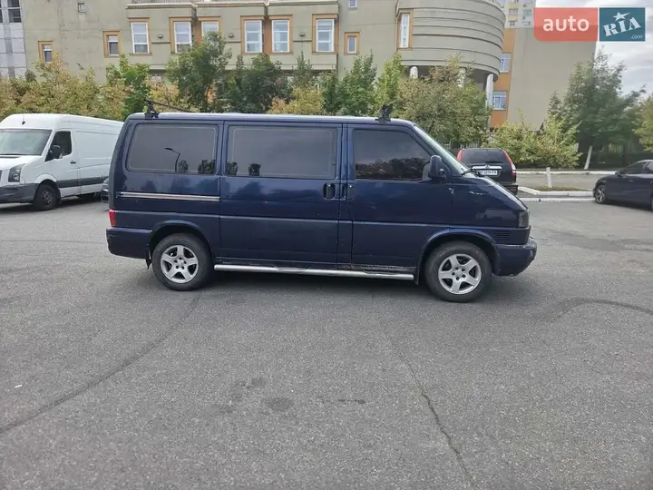 Volkswagen Multivan 2000 photo 5