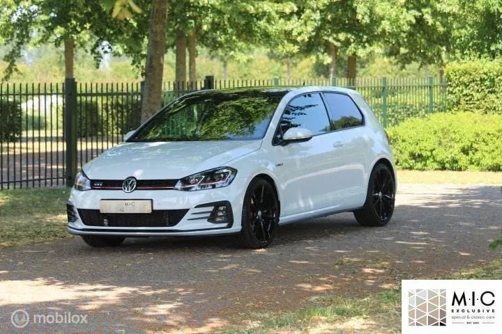 Volkswagen Golf 2017 photo 2