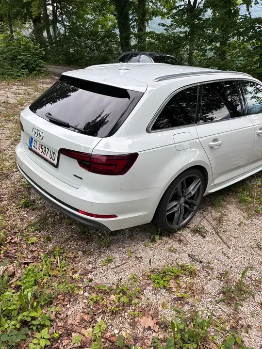 Audi A4 2018 photo 2