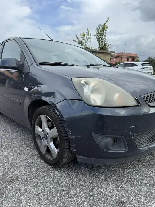 Ford Fiesta 2008 photo 2
