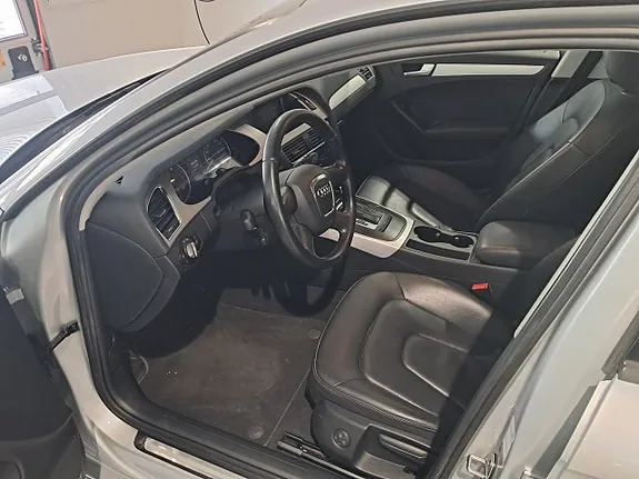 Audi A4 2010 photo 5