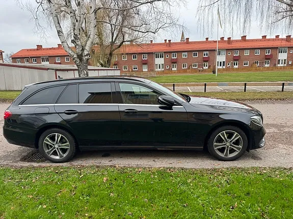 Mercedes-Benz E220 2017 photo 2