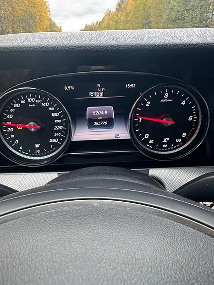 Mercedes-Benz E220 2017 photo 3