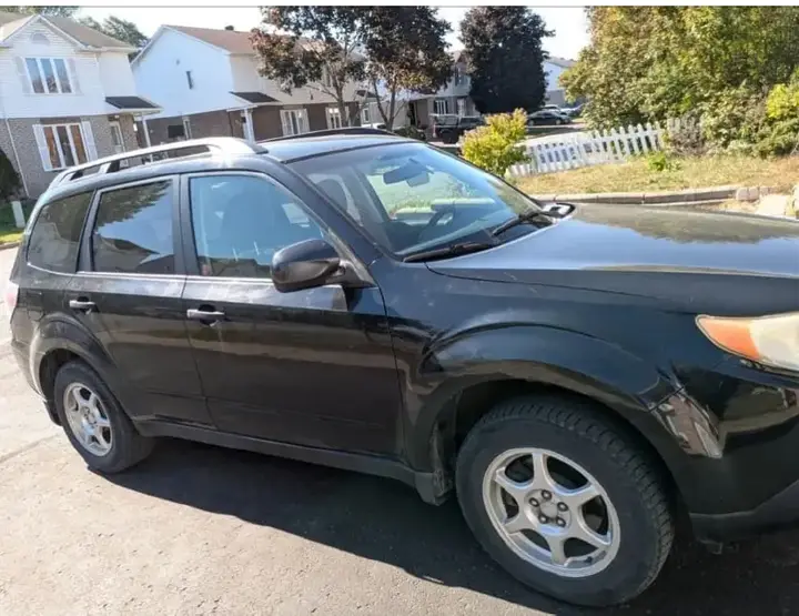 Subaru Forester 2010 photo 2