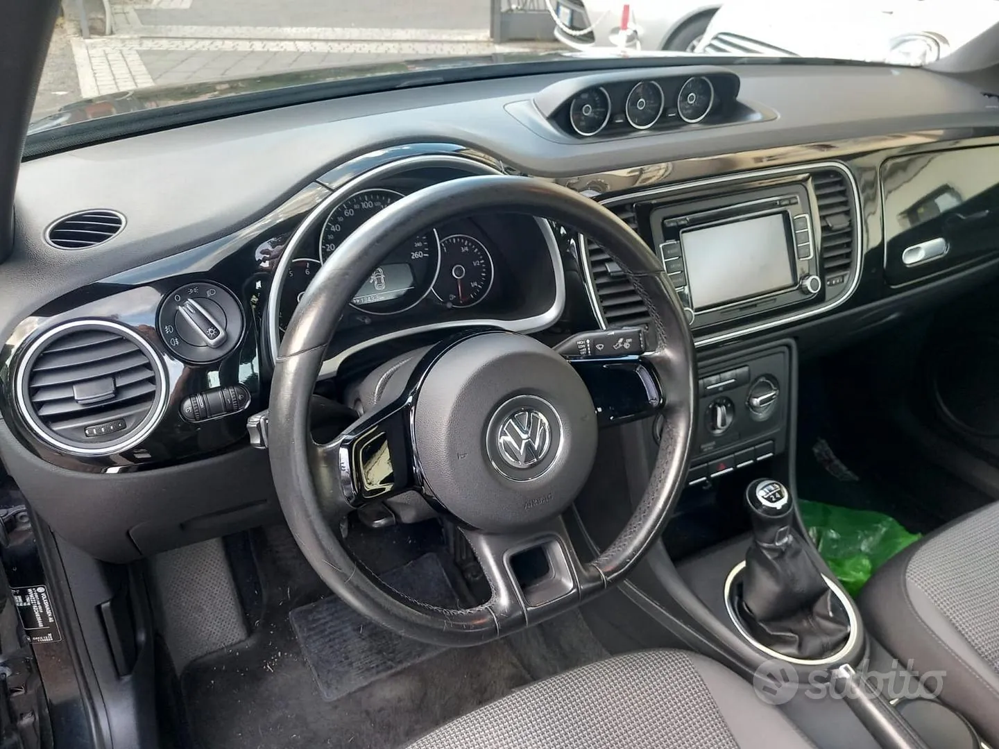 Volkswagen Maggiolino 2012 photo 5