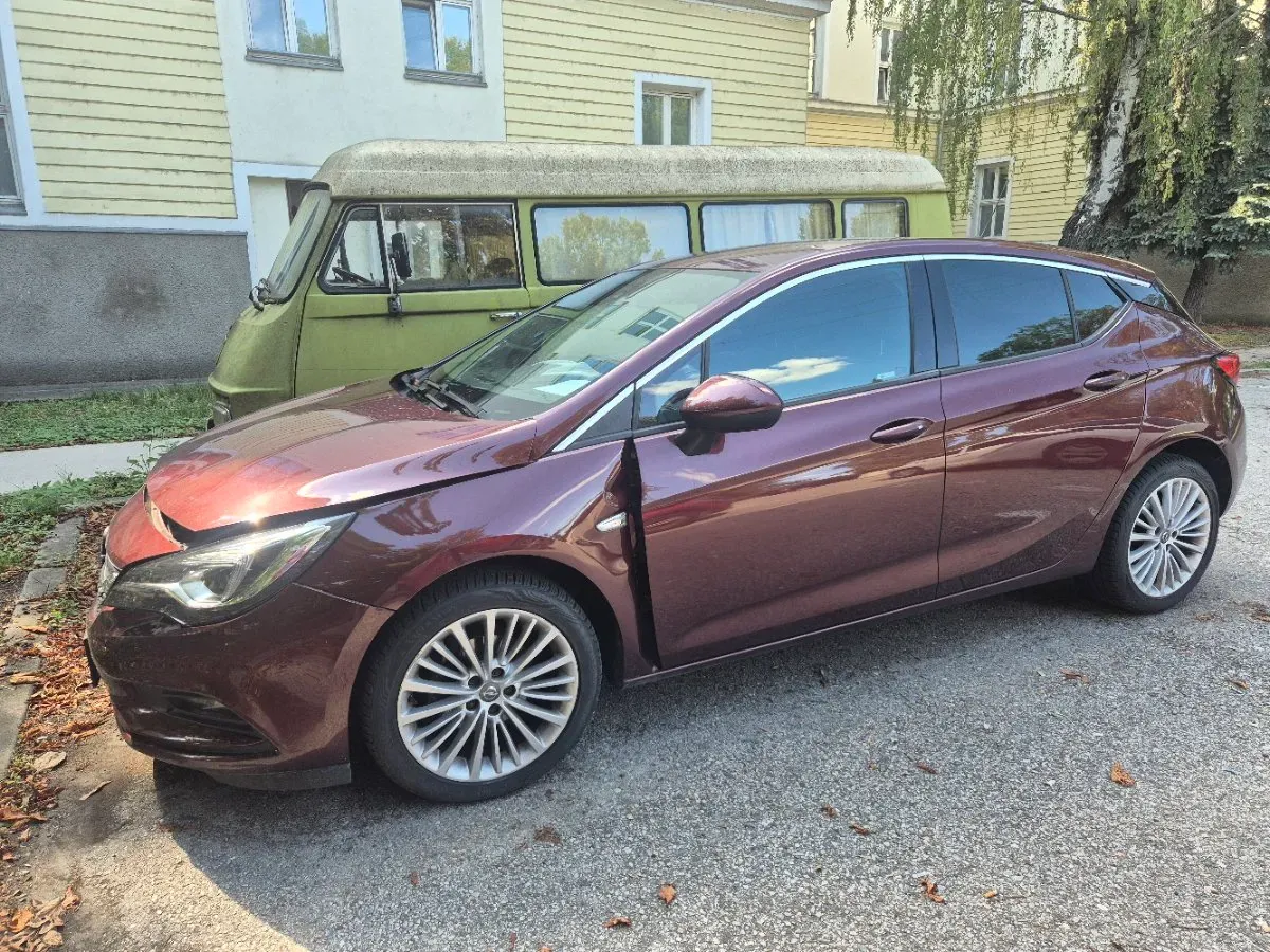 Opel Astra 2017 photo 2