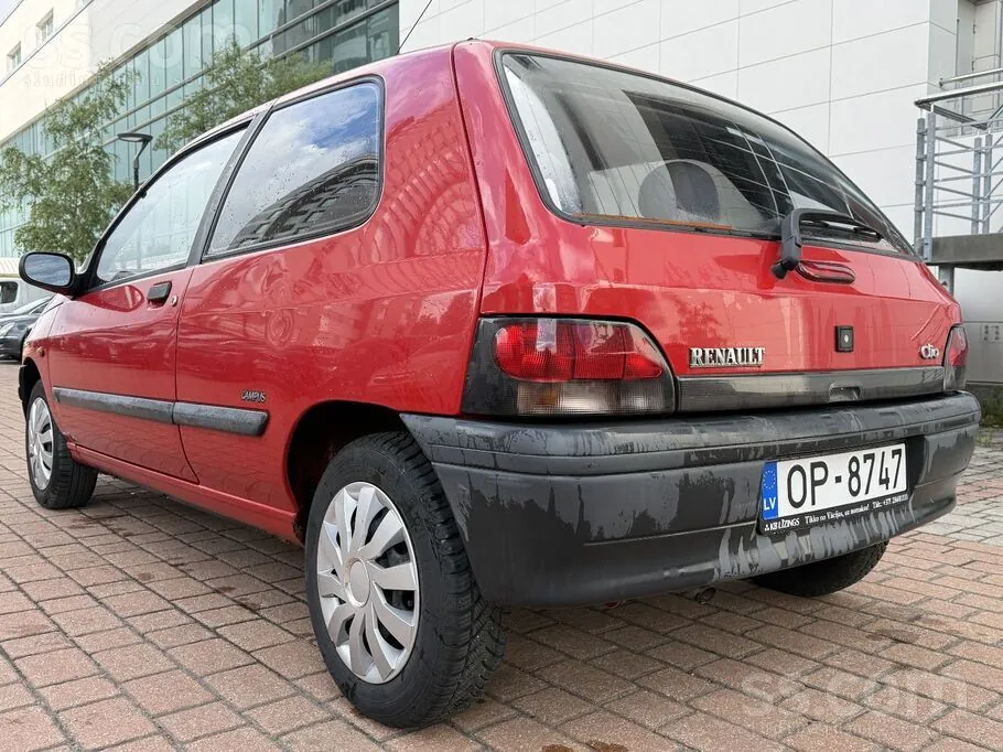 Renault Clio 1996 photo 4