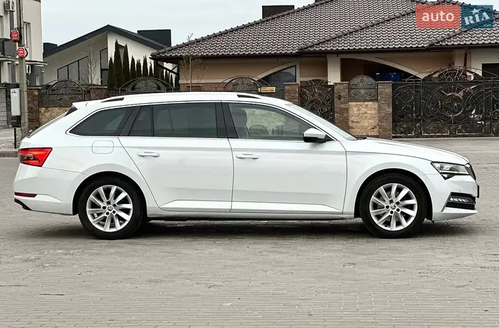 Skoda Superb 2021 photo 4