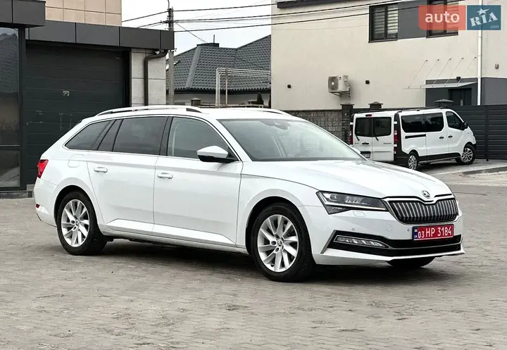 Skoda Superb 2021 photo 2