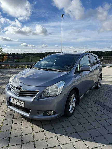 Toyota Verso 2009 photo 2