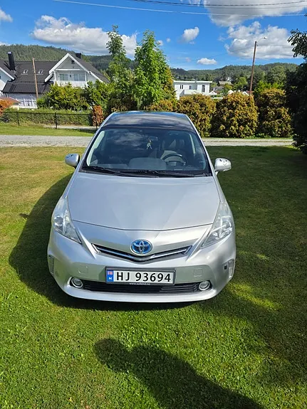 Toyota Prius 2013 photo 2